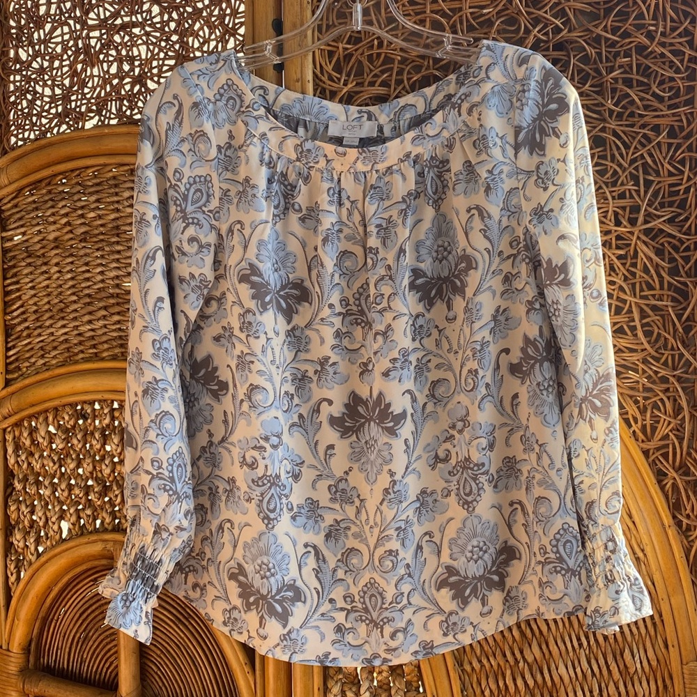 LOFT  Whimsical Vintage Print Blouse Long-sleeve Like New Beautiful - Picture 8 of 12